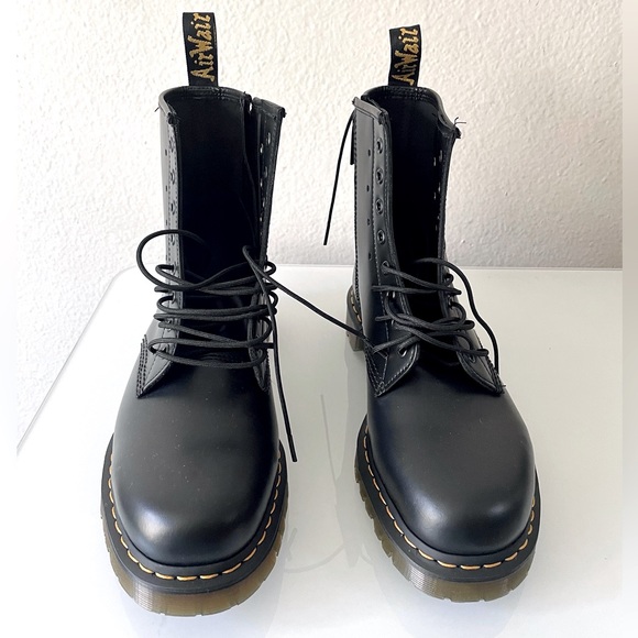 DR MARTENS 1460 Extreme Laces Polished Smooth Leather Black Boots - Picture 2 of 16